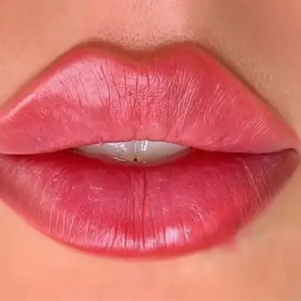 ژل لب روسی خط دار