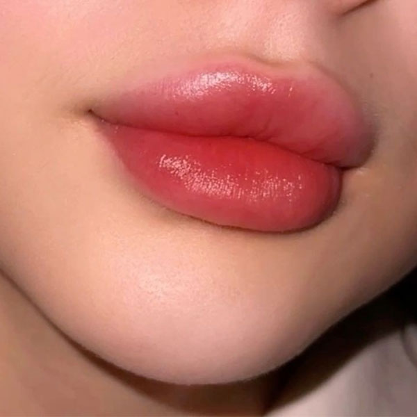 ژل لب روسی خط دار